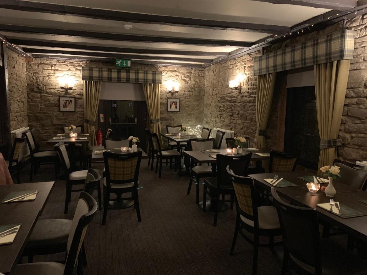 Lion And Unicorn Hotel Thornhill  المظهر الخارجي الصورة