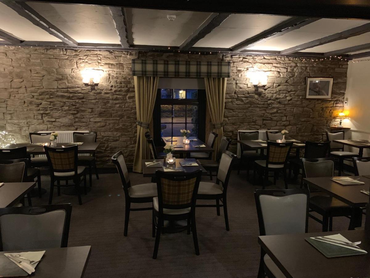 Lion And Unicorn Hotel Thornhill  المظهر الخارجي الصورة