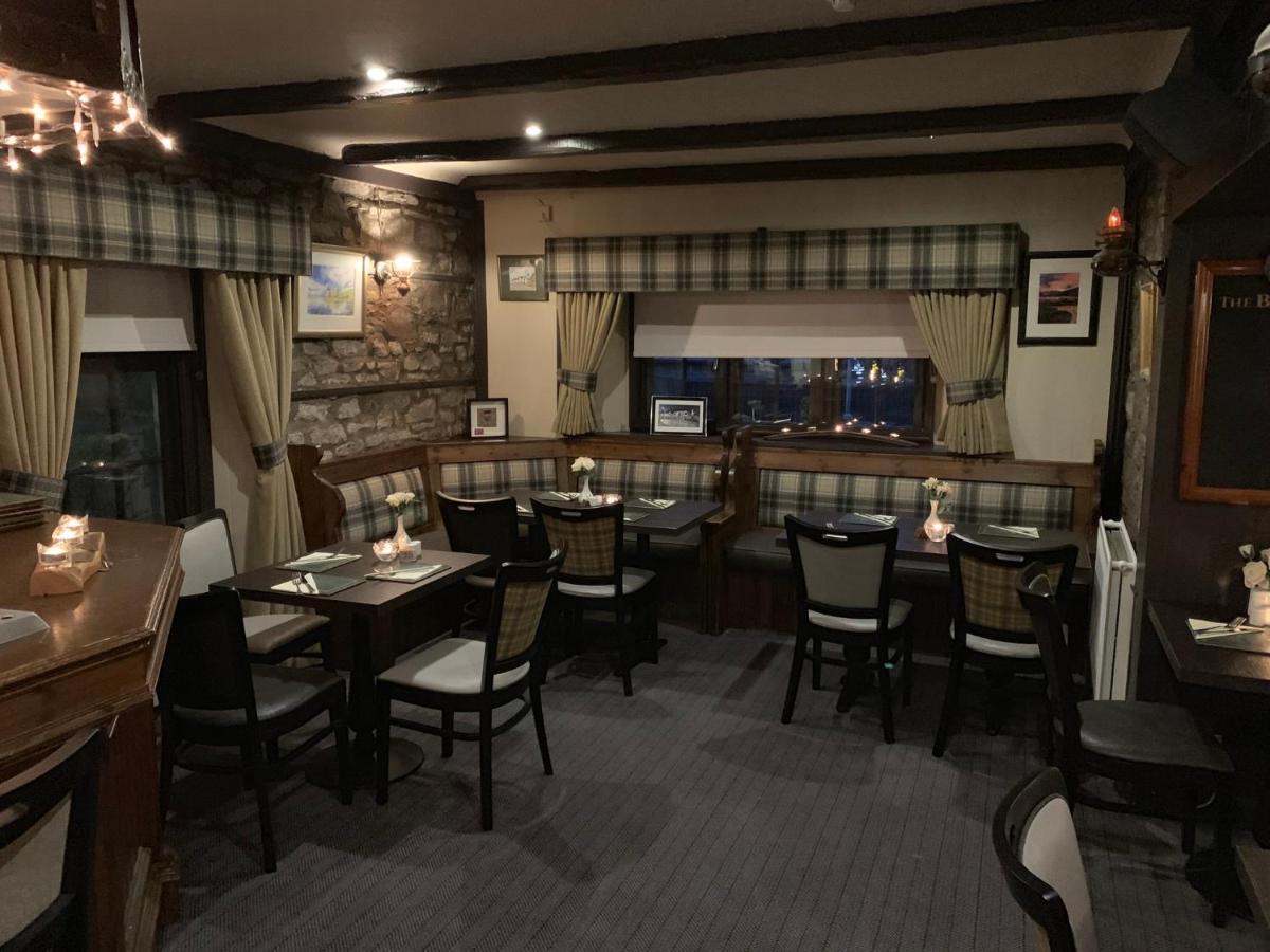 Lion And Unicorn Hotel Thornhill  المظهر الخارجي الصورة