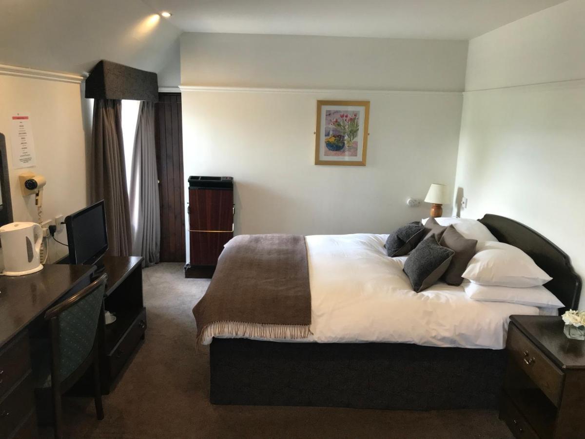 Lion And Unicorn Hotel Thornhill  المظهر الخارجي الصورة