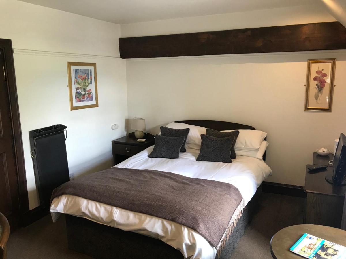 Lion And Unicorn Hotel Thornhill  المظهر الخارجي الصورة