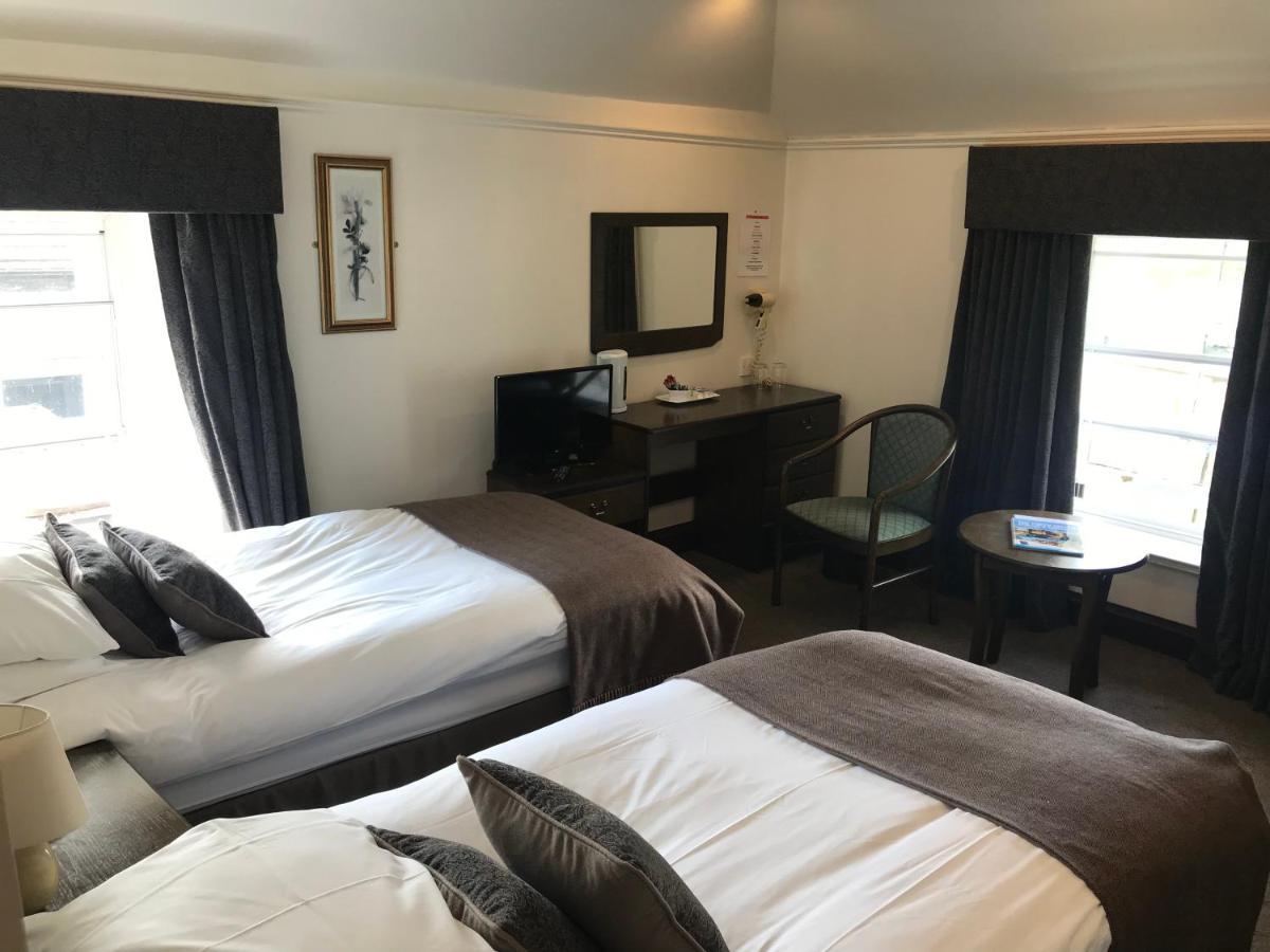 Lion And Unicorn Hotel Thornhill  المظهر الخارجي الصورة
